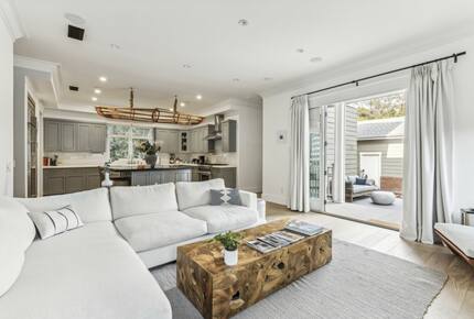 Tranquil Hollywood Retreat Near LA’s Iconic Attractions - Los Angeles, California