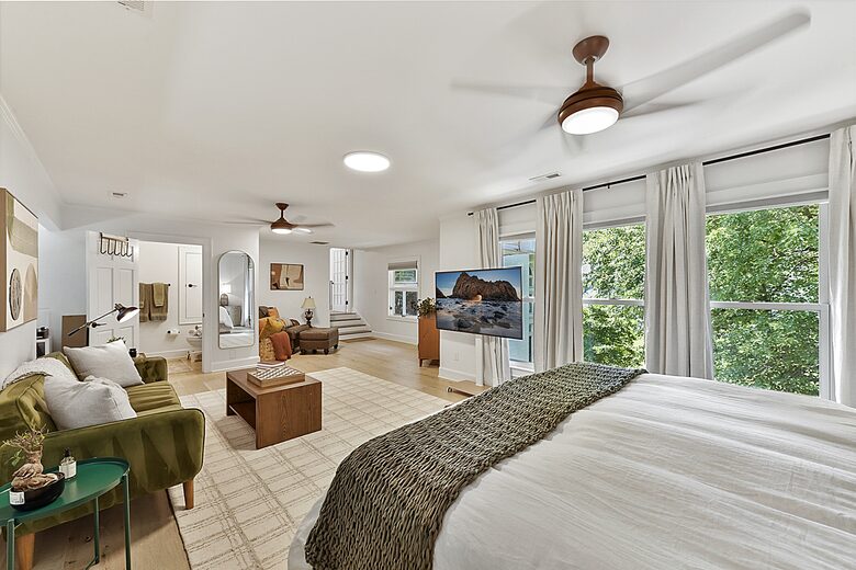 Stunning Lake Norman Waterfront Retreat - Cornelius, North Carolina