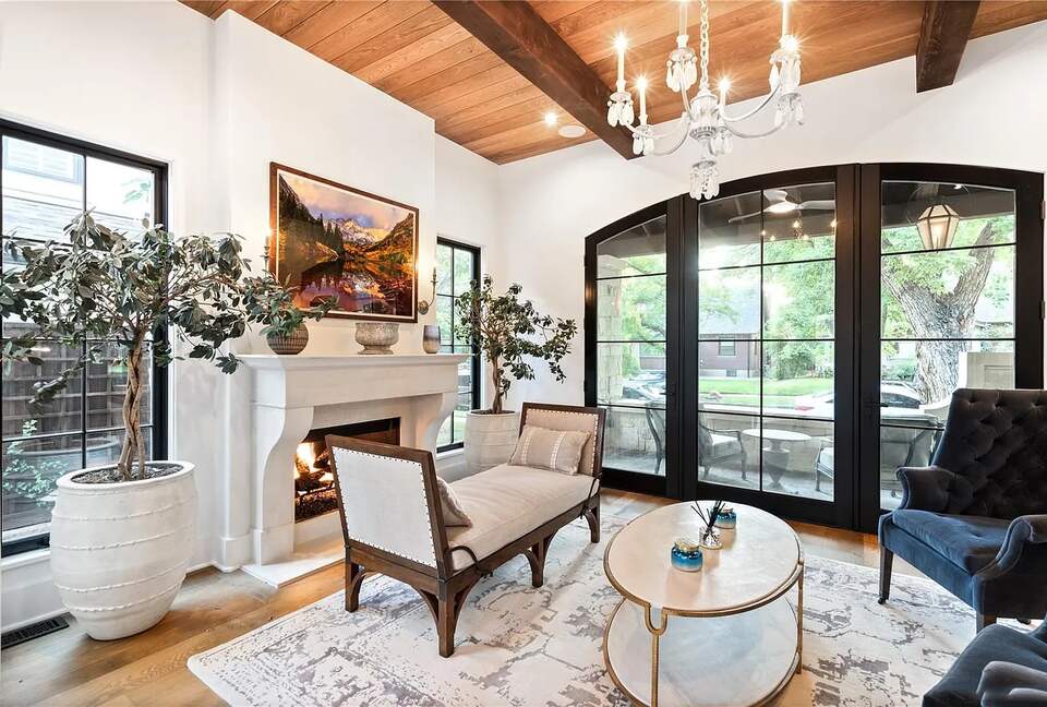 Large Denver Luxe - Denver, Colorado