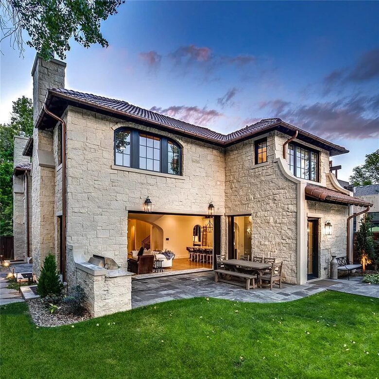 Large Denver Luxe - Denver, Colorado