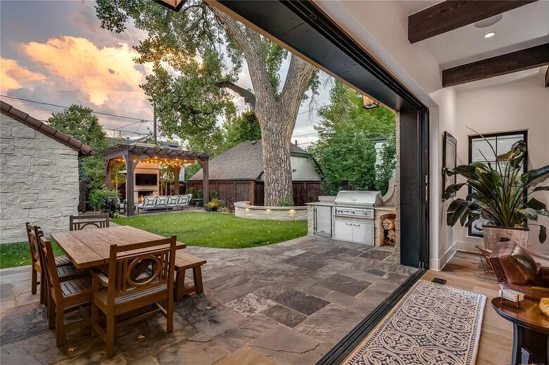 Large Denver Luxe - Denver, Colorado