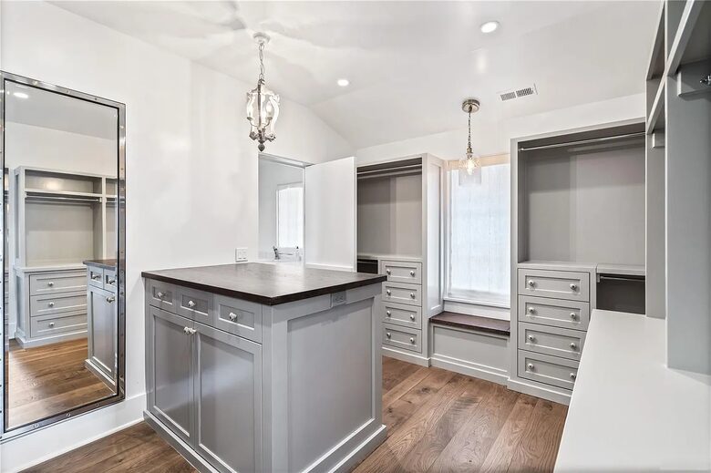 Large Denver Luxe - Denver, Colorado