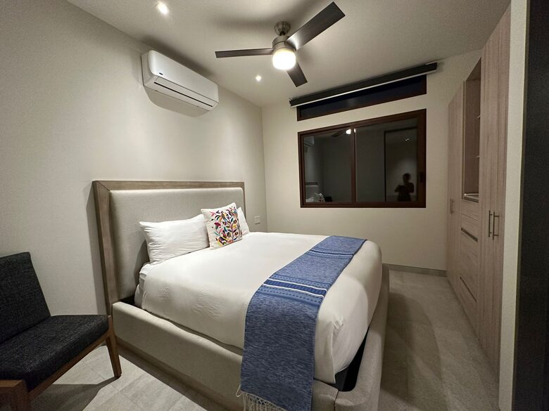 King size bed