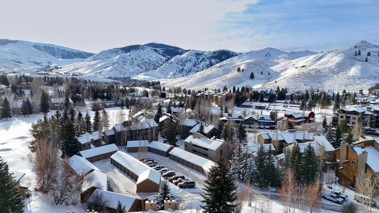 Elkhorn Townhome with Golf Course Views and Resort Amenities - Sun Valley, Idaho