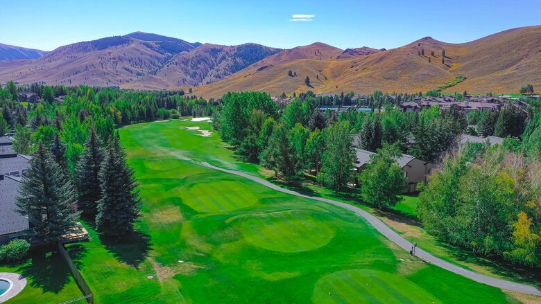 Elkhorn Townhome with Golf Course Views and Resort Amenities - Sun Valley, Idaho