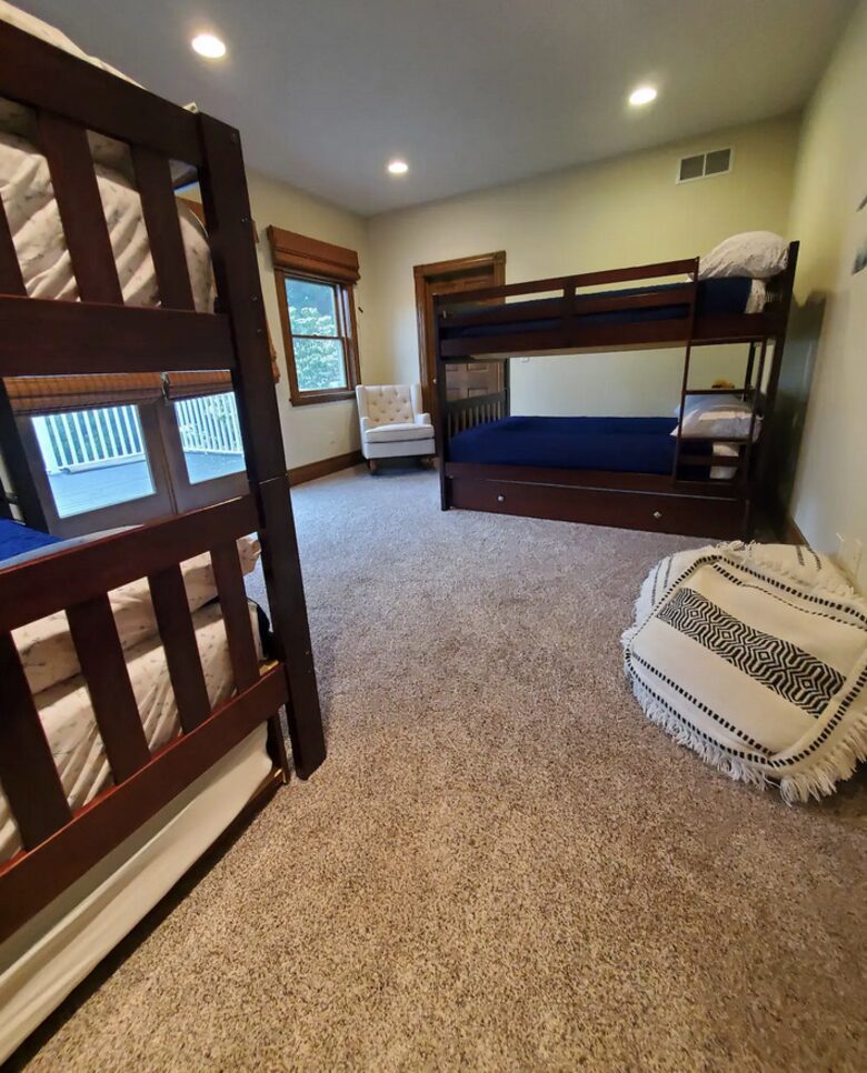 Private Michigan Wooded Getaway - Mears, Michigan