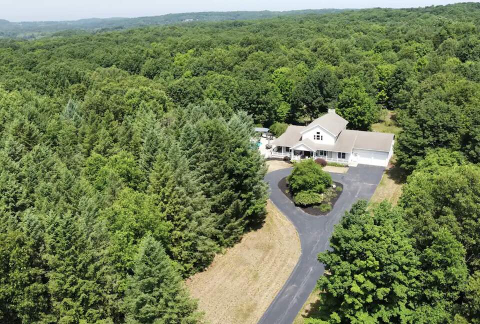 Private Michigan Wooded Getaway - Mears, Michigan