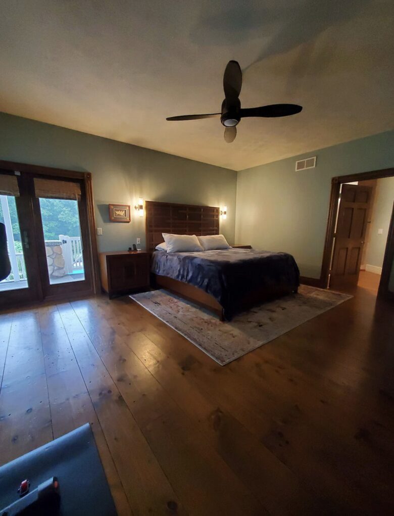 Private Michigan Wooded Getaway - Mears, Michigan