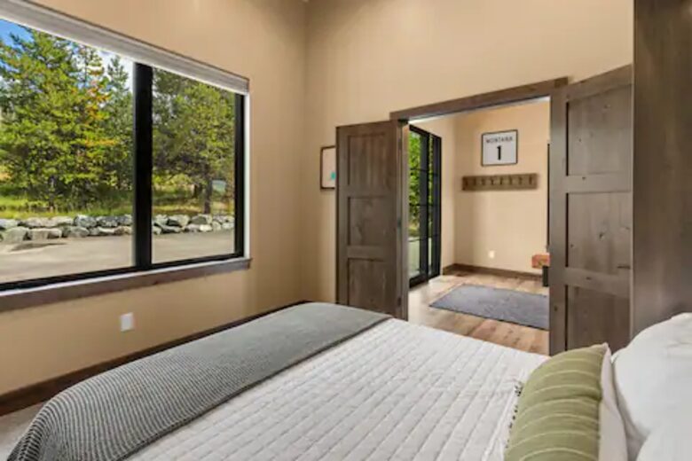Upscale Montana Retreat with Private Dock & Mountain Views - Anaconda, Montana