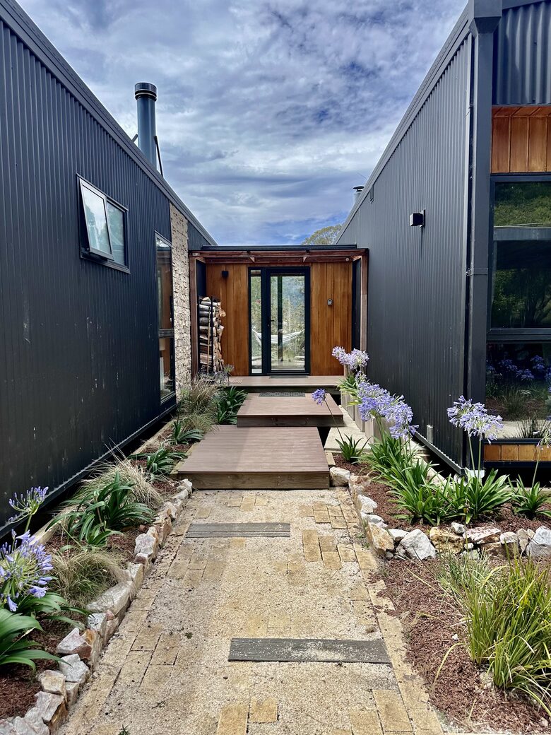 Picturesque Snowy Mountains Retreat - Yaouk, Australia