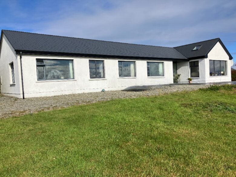 Trá Chaol | Modern Seaside House - Aillebrack, Ballyconneely, Ireland