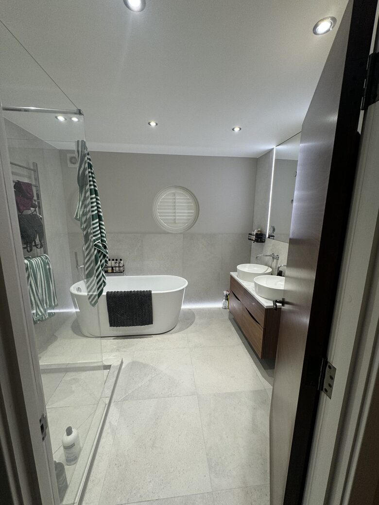 The Penthouse - Canford Cliffs, Poole, United Kingdom