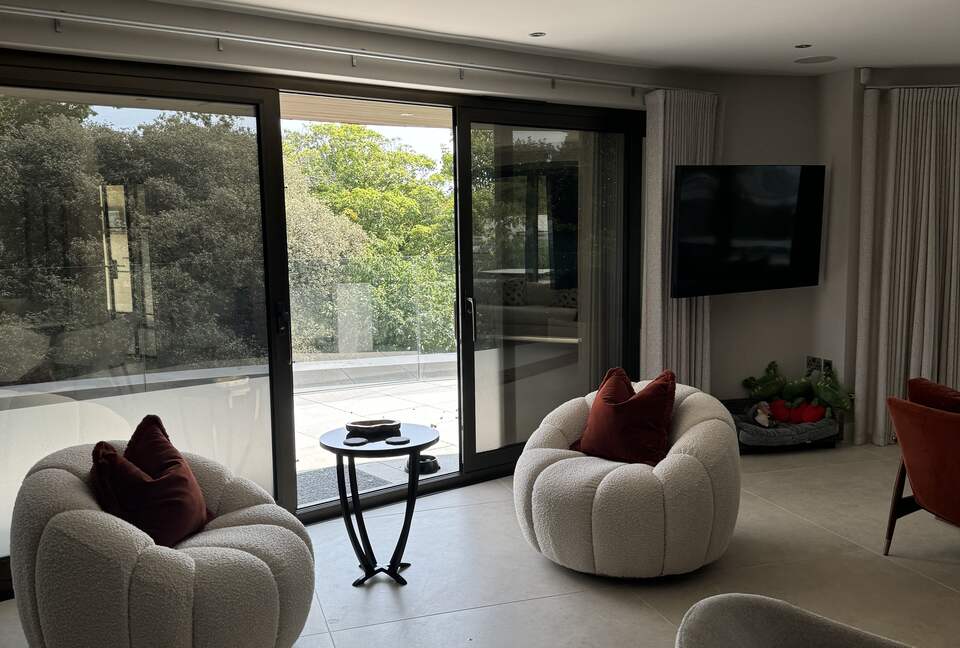The Penthouse - Canford Cliffs, Poole, United Kingdom