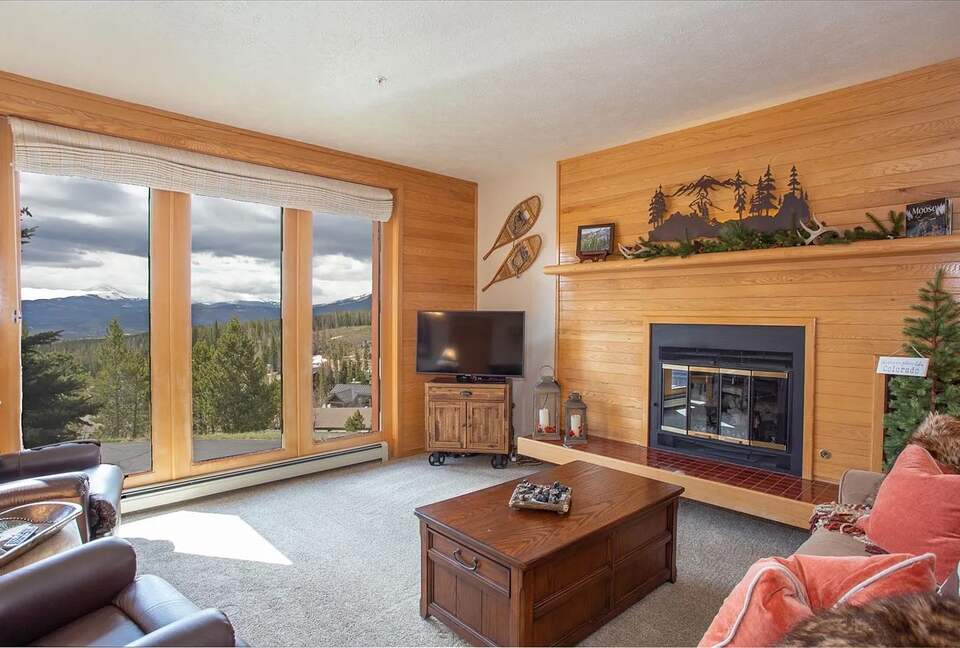 Mountain Retreat with Stunning View - Silverthorne, Colorado