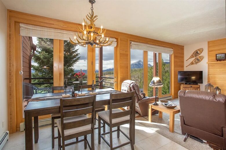 Mountain Retreat with Stunning View - Silverthorne, Colorado