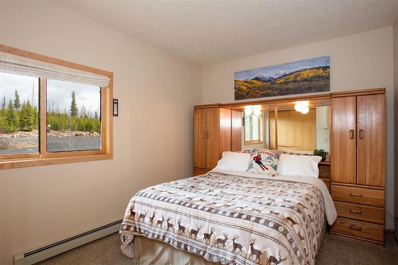 Mountain Retreat with Stunning View - Silverthorne, Colorado