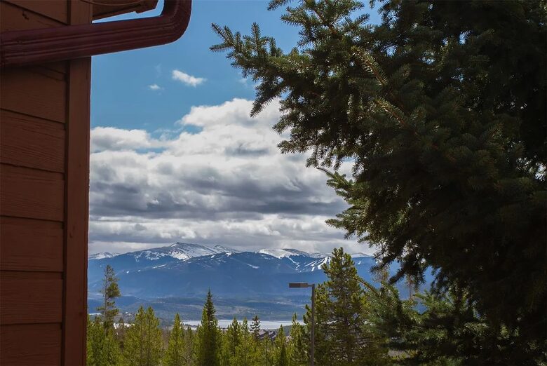 Mountain Retreat with Stunning View - Silverthorne, Colorado
