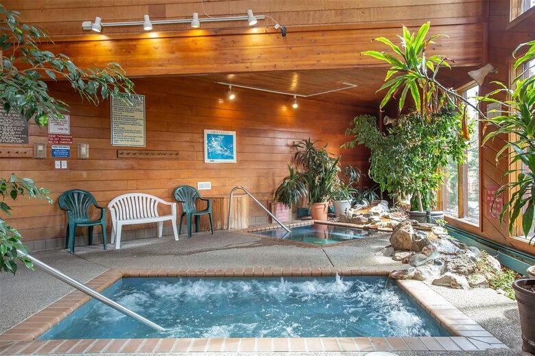 Mountain Retreat with Stunning View - Silverthorne, Colorado