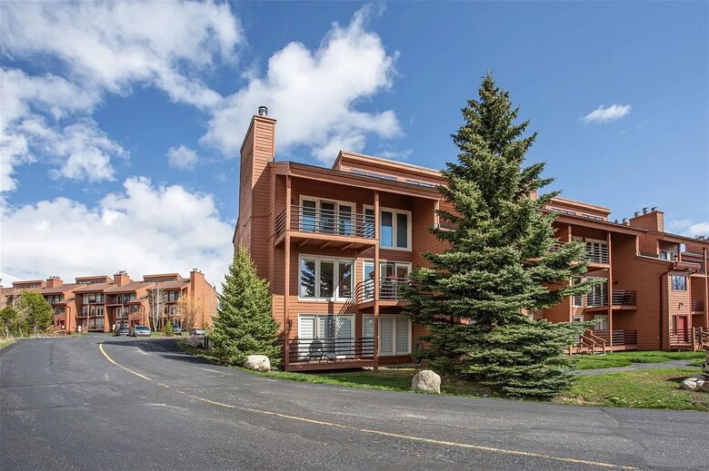 Mountain Retreat with Stunning View - Silverthorne, Colorado