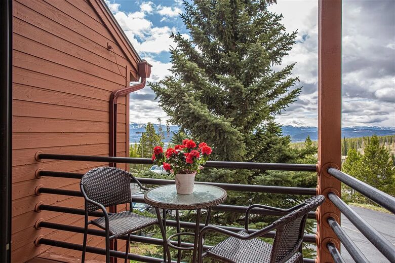Mountain Retreat with Stunning View - Silverthorne, Colorado