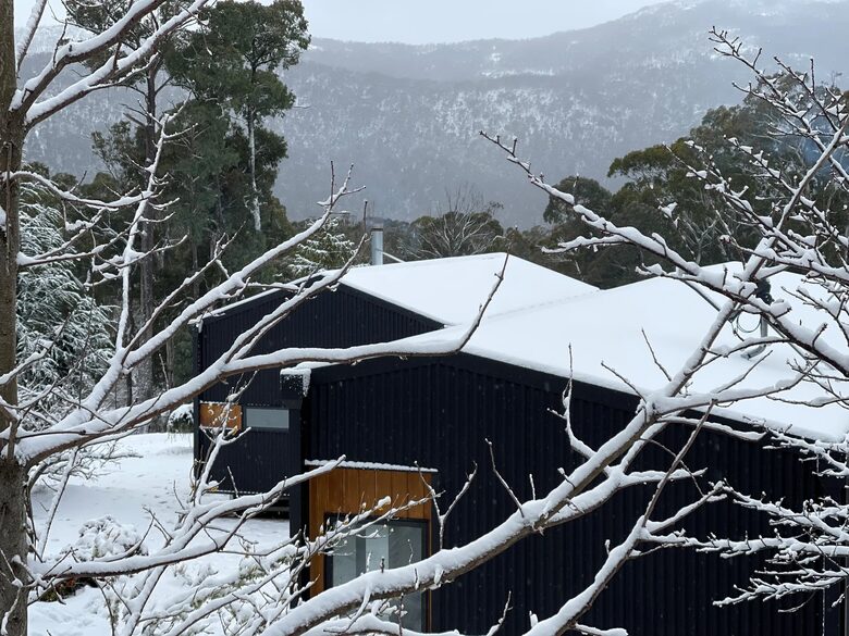 Picturesque Snowy Mountains Retreat - Yaouk, Australia
