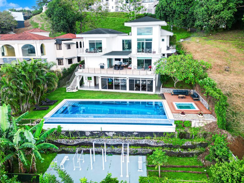 Casa Om | Luxury Villa with Infinity Pool - Ciudad Colón, Costa Rica