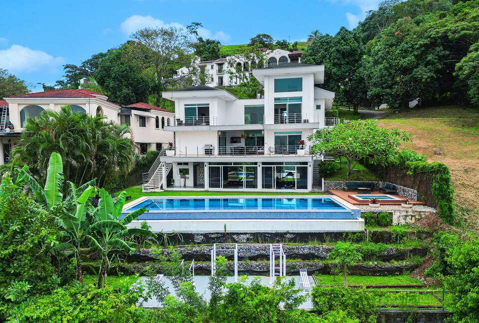 Casa Om | Luxury Villa with  Infinity Pool - Ciudad Colón, Costa Rica