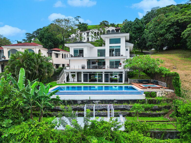 Casa Om | Luxury Villa with Infinity Pool - Ciudad Colón, Costa Rica