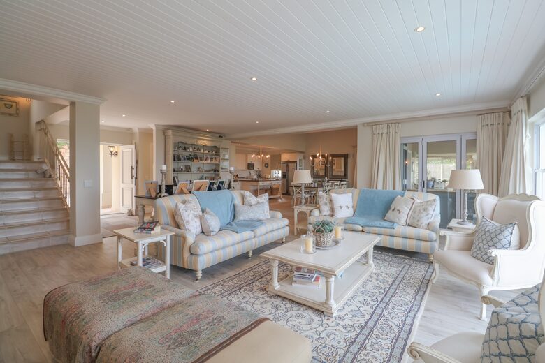 Open Plan Lounge Area