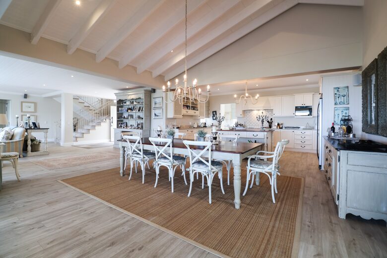 Open Plan Dining Area - Vaulted Ceiling