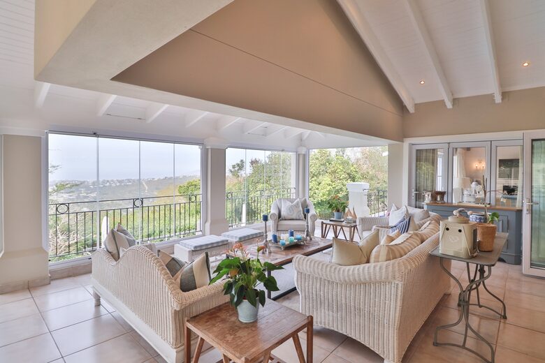 Enclosed Veranda Area
