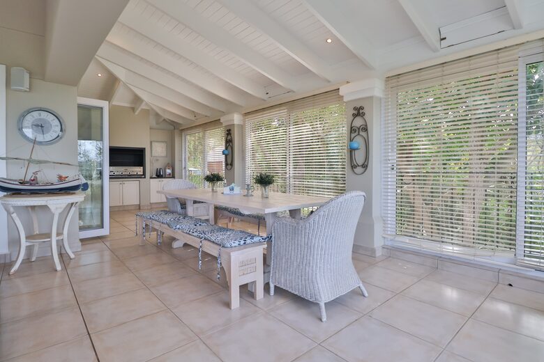 Enclosed Braai (BBQ) Seating Area