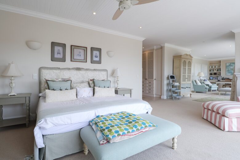Top Floor - Master Bedroom Suite (Bedroom 1)