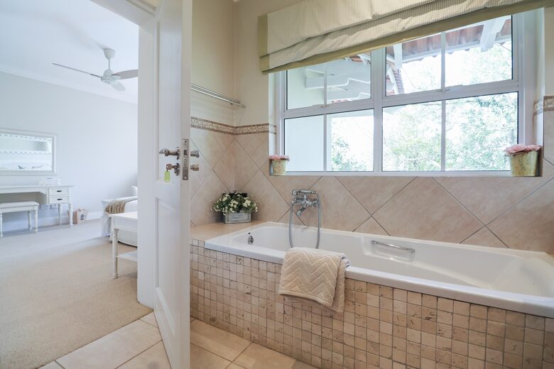 Entry Floor - Guest Bedroom (off Lounge) - En Suite (Bedroom 2)