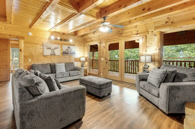 Valhalla Manor - Sevierville, Tennessee