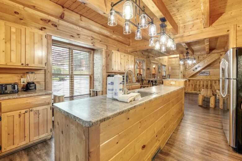 Valhalla Manor - Sevierville, Tennessee