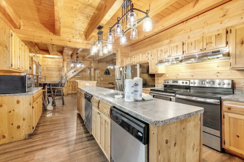 Valhalla Manor - Sevierville, Tennessee