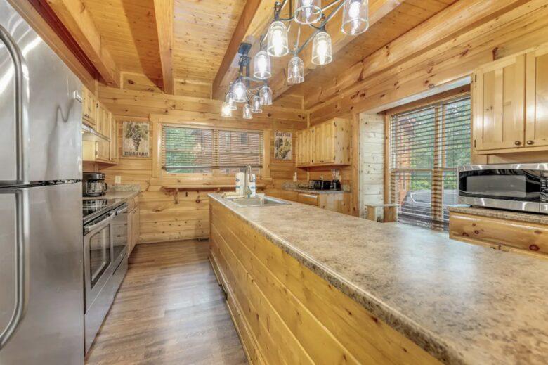Valhalla Manor - Sevierville, Tennessee