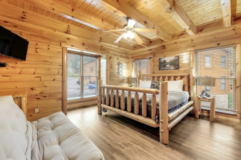 Valhalla Manor - Sevierville, Tennessee