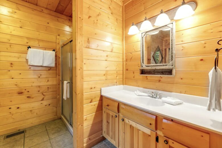 Valhalla Manor - Sevierville, Tennessee