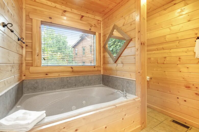 Valhalla Manor - Sevierville, Tennessee