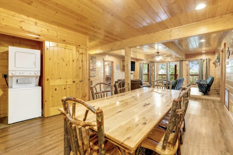 Valhalla Manor - Sevierville, Tennessee