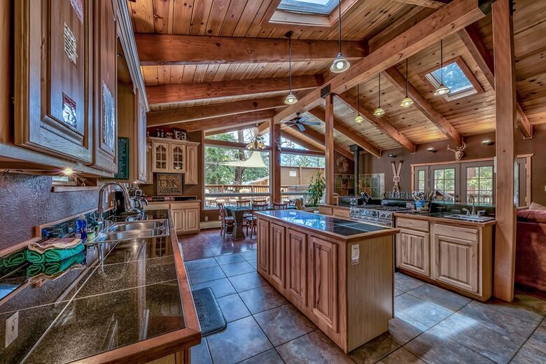 Spacious Lake Tahoe Retreat with Hot Tub & Fire Pit - Stateline, Nevada
