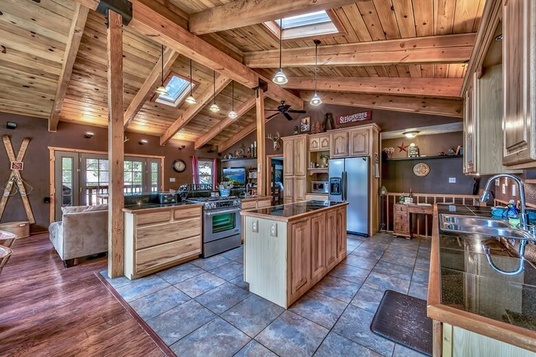 Spacious Lake Tahoe Retreat with Hot Tub & Fire Pit - Stateline, Nevada