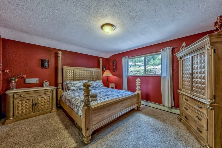 Spacious Lake Tahoe Retreat with Hot Tub & Fire Pit - Stateline, Nevada