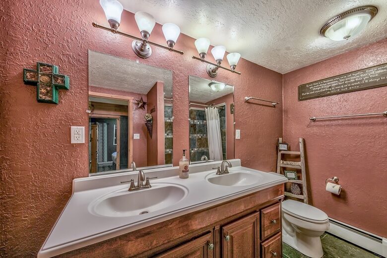 Spacious Lake Tahoe Retreat with Hot Tub & Fire Pit - Stateline, Nevada
