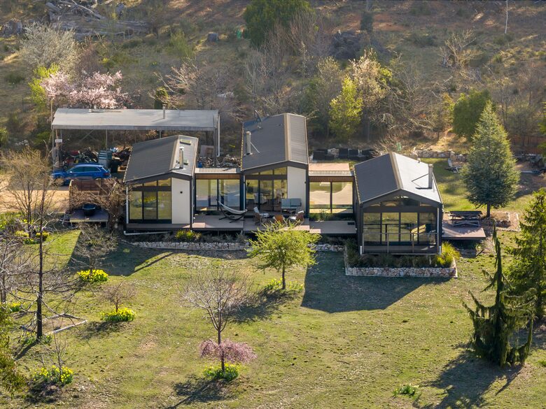 Picturesque Snowy Mountains Retreat - Yaouk, Australia