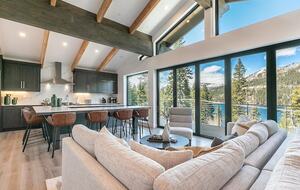 Stunning Tahoe Donner Lakeview Retreat with Theater - Truckee, California