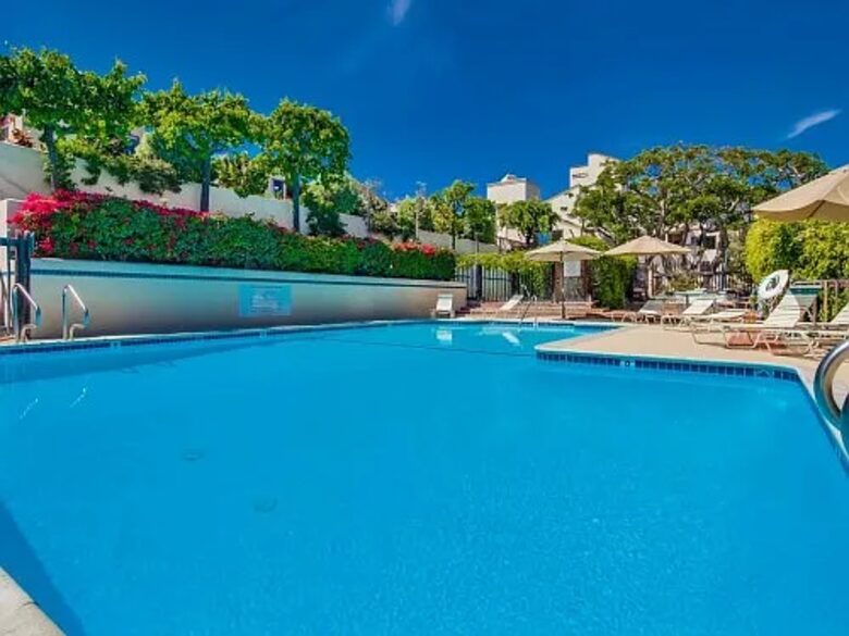 Azure Dream: Coastal Retreat Steps from the Beach - Solana Beach, California