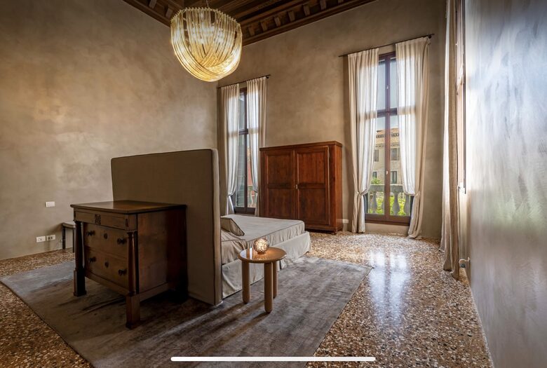 Timeless Venetian Retreat in a 15th century Palace - Venice, Italy
